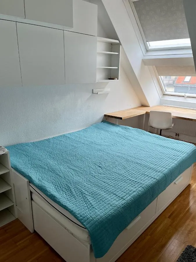 Dachgeschosswohnung Mit Kostenlosem Parkplatz Und Internet! Wiedeń