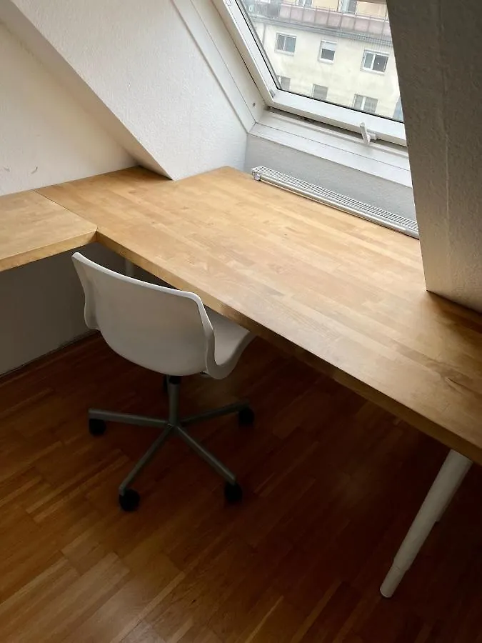 Apartament Dachgeschosswohnung Mit Kostenlosem Parkplatz Und Internet! Wiedeń Austria