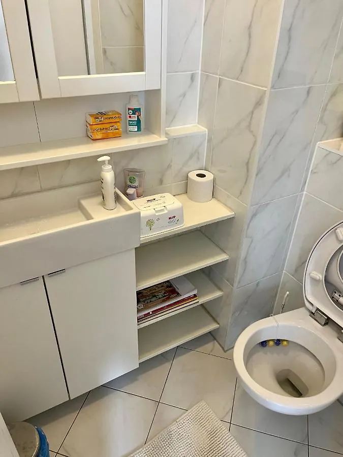Dachgeschosswohnung Mit Kostenlosem Parkplatz Und Internet! Wiedeń