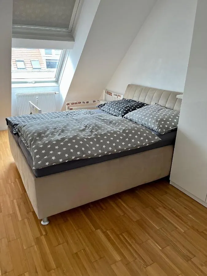 Apartament Dachgeschosswohnung Mit Kostenlosem Parkplatz Und Internet! Wiedeń