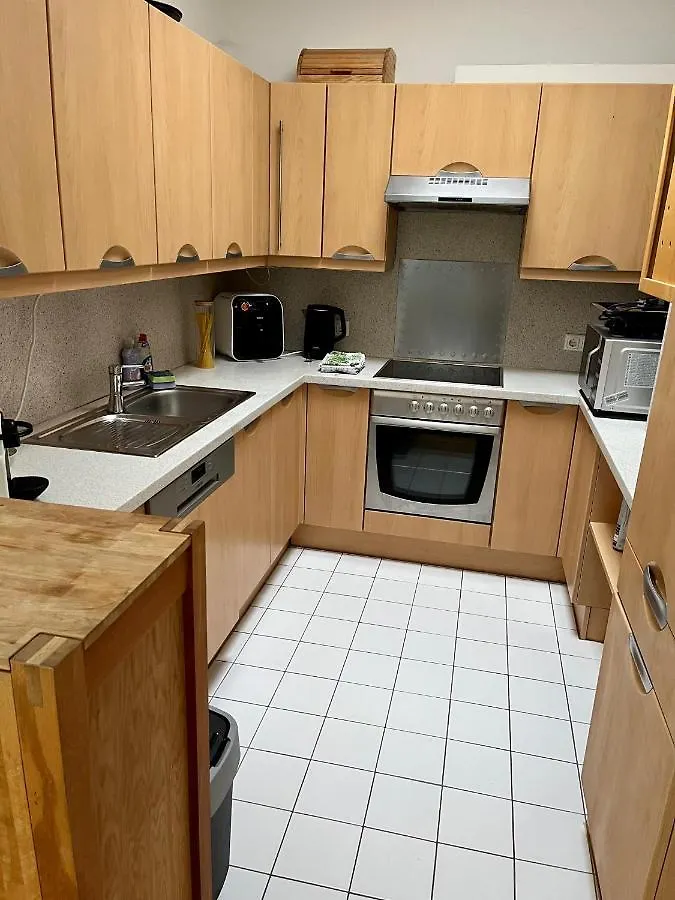 Apartament Dachgeschosswohnung Mit Kostenlosem Parkplatz Und Internet! Wiedeń