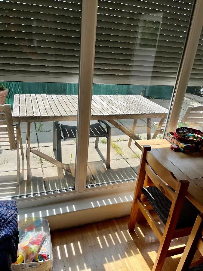 Dachgeschosswohnung Mit Kostenlosem Parkplatz Und Internet! Viena 0*,  Austria
